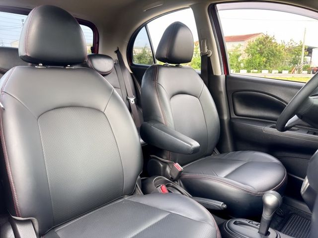 旗艦版 一手車 超低里程 年均約6900公里 頂級配備 同級車最小迴轉半徑4.5m 前衛可愛外觀兼具個性奇幻魅力小車  第16張相片