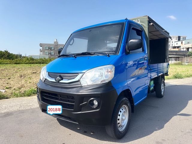 超低里程~年均里程8300公里  4尺尖型升降尾門+三面掀帆布  手排車型~載貨有力~輕商首選  第1張相片