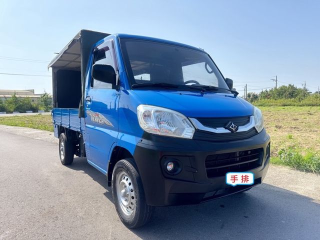 超低里程~年均里程8300公里  4尺尖型升降尾門+三面掀帆布  手排車型~載貨有力~輕商首選  第2張相片