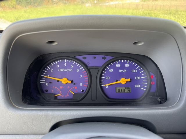 超低里程~年均里程8300公里  4尺尖型升降尾門+三面掀帆布  手排車型~載貨有力~輕商首選  第8張相片