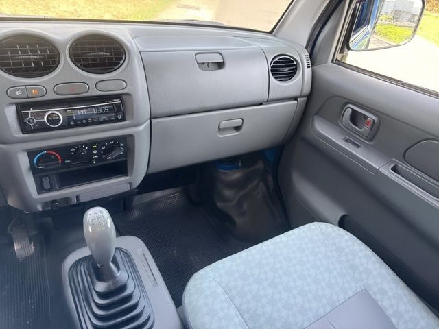 超低里程~年均里程8300公里  4尺尖型升降尾門+三面掀帆布  手排車型~載貨有力~輕商首選  第10張相片