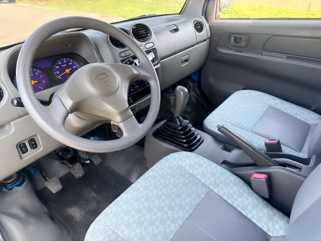 超低里程~年均里程8300公里  4尺尖型升降尾門+三面掀帆布  手排車型~載貨有力~輕商首選  第12張相片