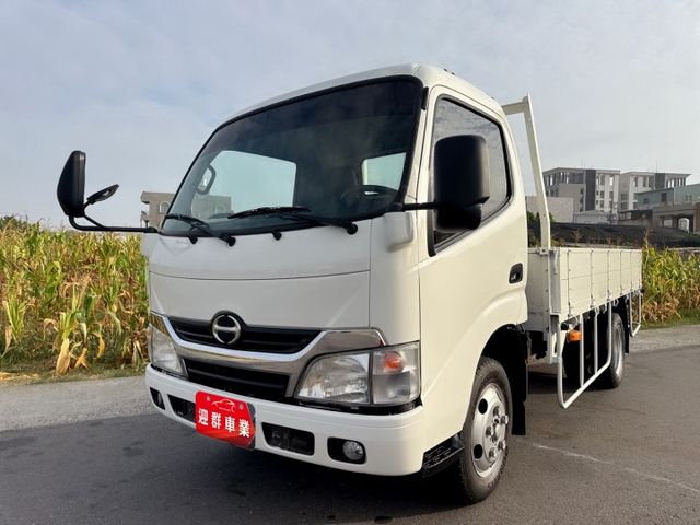 11.5尺 貨車   超大馬力~扭力極強~妥善率高  總重升級5噸~免加尿素~低里程  高車頂車型~車室空間大~車況佳  第2張相片
