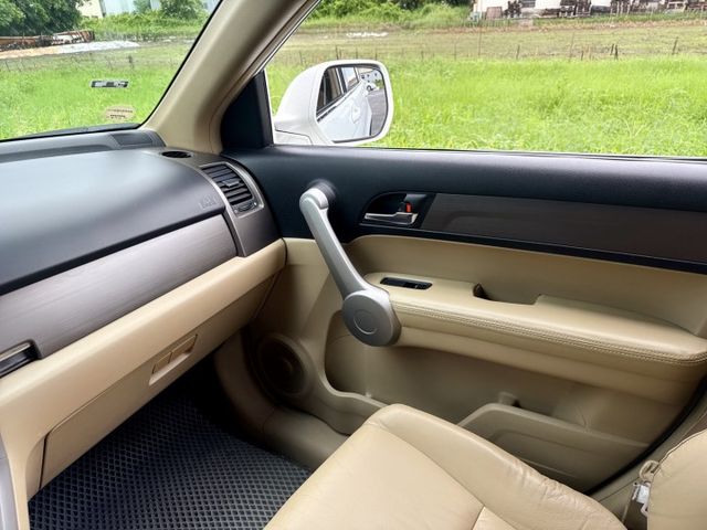 改款新車型~經典保值休旅 里程保證~妥善率高~車況佳 動力駕馭充足+車室寬敞舒適 代步/出遊/工作~平價休旅首選  第11張相片