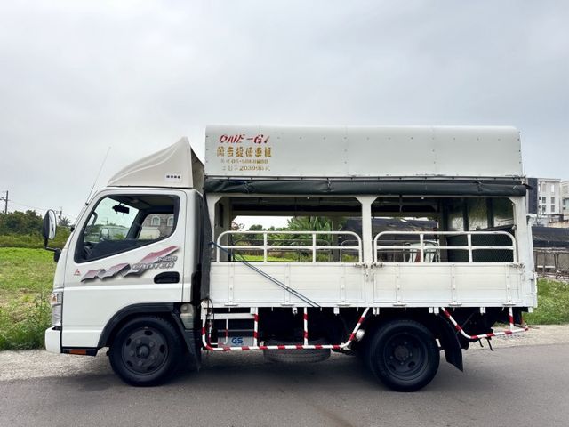 10.5尺  四期貨車~妥善率高~超低里程  硬頂篷架+車斗柵欄+升降尾門  原廠保養~車況極佳 三噸半貨車  第6張相片