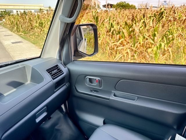 自排車款 輕鬆賺錢好駕馭 1.5L 新引擎-2WD~里程保證  一手車~框式木床~載貨空間大,省油省稅,輕商首選  第12張相片