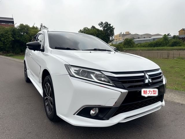 經典車款~魅力型~原廠保固中 安全+科技+動感+性能一應俱全 車身流線外型+熱血帥氣車款首選  第3張相片