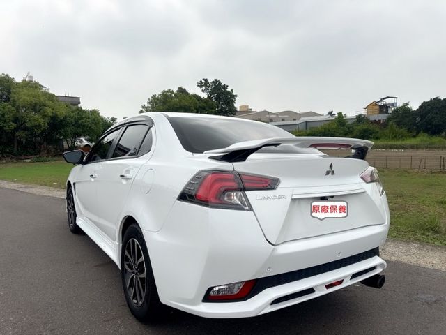 經典車款~魅力型~原廠保固中 安全+科技+動感+性能一應俱全 車身流線外型+熱血帥氣車款首選  第4張相片