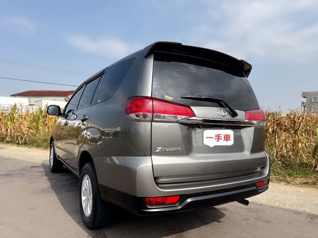 精緻型  一手車~大、寬、平的車室空間  搭載獨創SCC安全智慧防護系統『商旅大贏家❖跨界多功能休旅』  第4張相片