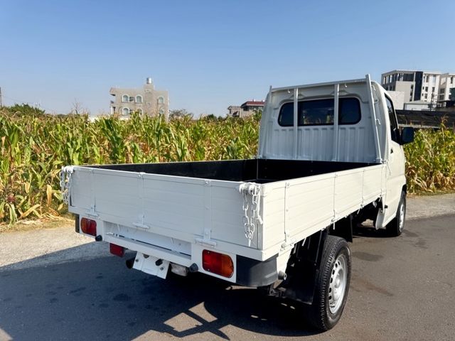 輪圈加大~車斗加長~載重增加~里程保證  原廠保養+一手車+框式木床  載貨空間大,省油省稅,輕商首選  第5張相片