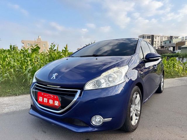 超低里程~年均里程5600公里  獅王姿態外觀+城市小車的靈巧  安全+節能+動感五門款掀背小車  第2張相片