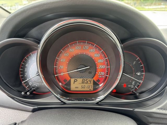 熱門掀背車款~都市停車便利 超低里程~年均里程6300公里 里程保證~省油+省稅~妥善率高 最佳代步通勤都會小車第一首選  第8張相片