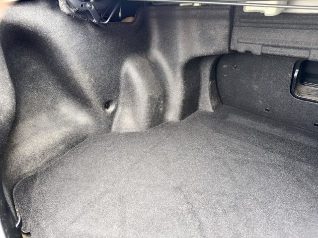 低里程~高妥善率~全車原版件~經典車型~車室大空間~代步商務通勤低調奢華房車首選  第19張相片