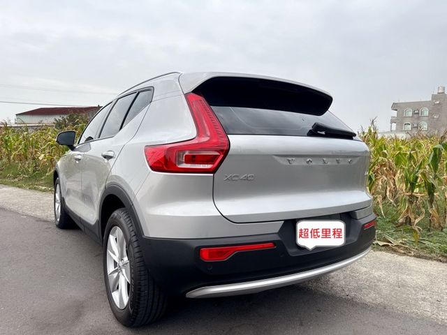 XC40 Plus B4 媲美全新車級的內外觀及車況 全車原版件 同級唯一遠端更新OTA車機 影音娛樂夥伴兼具安全及科技  第4張相片