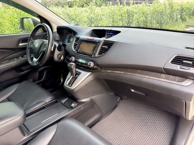 VTI-S版 原版件+360環景系統+數位電視 車室空間大+配備齊全+妥善率高 車況極佳~最熱銷SUV運動休旅車  第15張相片
