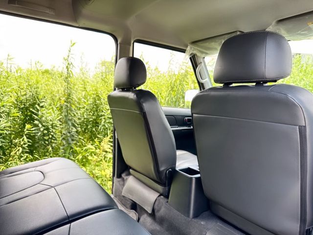 自排車型+一手車+五人座 盲區偵測+定速巡航+雙安氣囊 省油省稅金 後廂車室大空間 廂型車首選車款  第18張相片