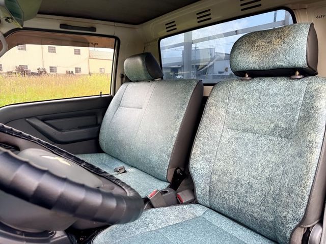 寬木床車型+低里程+錏花板 有力+耐操+好保養 載貨空間大 二噸半貨車優質首選  第14張相片