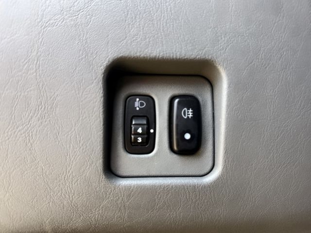 二人座廂式車型~貨車級稅金  低里程+多功能後廂超大空間  省油省稅金~多用途廂車首選  第7張相片