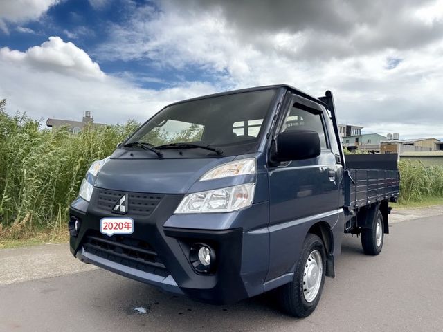 新式車款~一手車~里程保證  框式木床+升降尾門+車底花板  動力充足+載貨空間大+車況佳  第1張相片