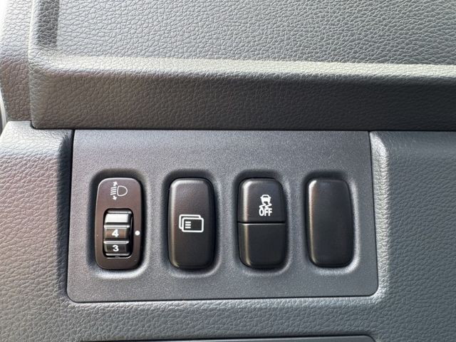 新式車款~一手車~里程保證  框式木床+升降尾門+車底花板  動力充足+載貨空間大+車況佳  第7張相片