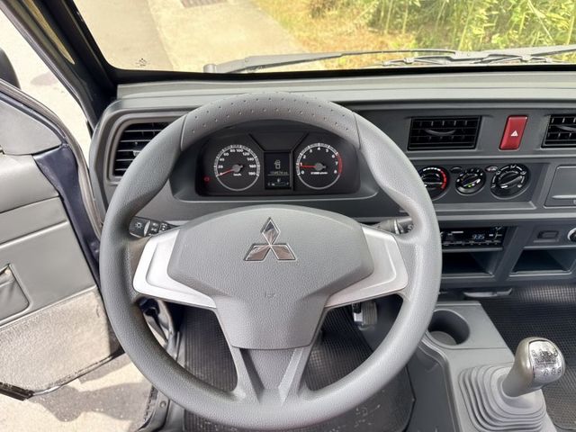 新式車款~一手車~里程保證  框式木床+升降尾門+車底花板  動力充足+載貨空間大+車況佳  第9張相片