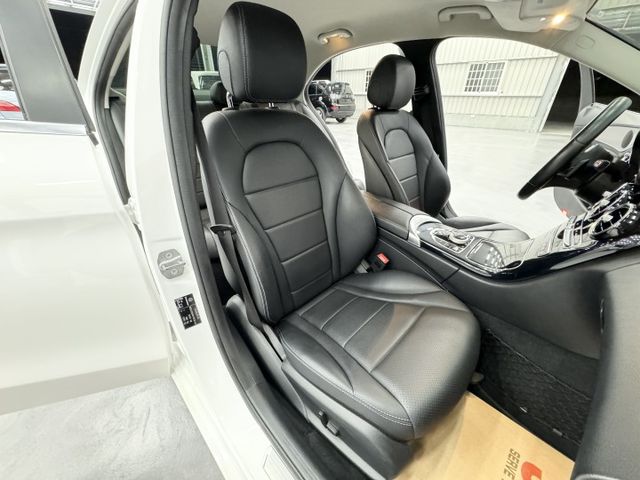 挑戰全台最便宜 ! 只要70幾萬入手~總代理 一手認證車，小改款C180進化版，原鈑件、里程保證，歡迎賞車  第10張相片