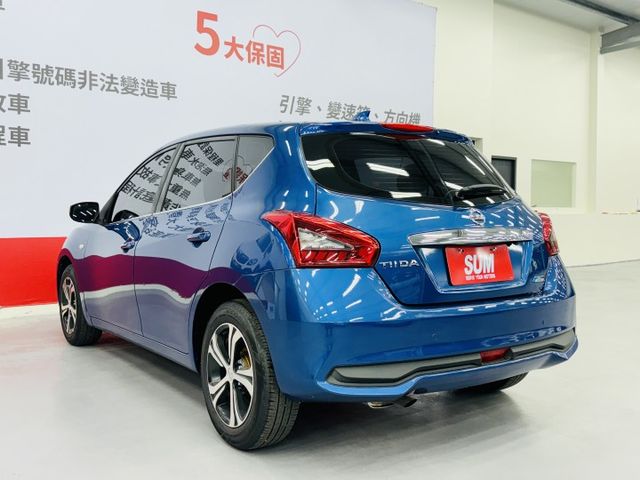 一手認證車 ! 原廠保養，里程保證，小車大空間，導航、數位電視、倒車影像配備滿滿~歡迎賞車  第6張相片