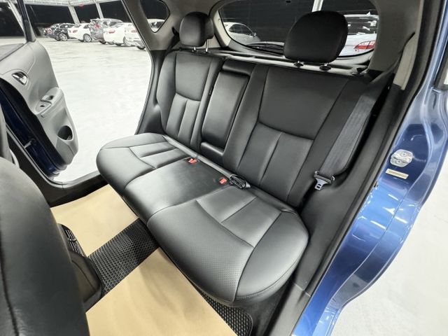 一手認證車 ! 原廠保養，里程保證，小車大空間，導航、數位電視、倒車影像配備滿滿~歡迎賞車  第10張相片