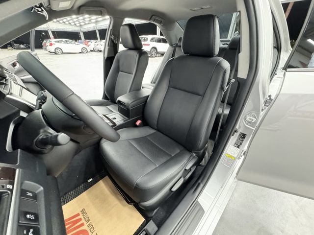 超優質的舒適房車~後座買家 ! 認證漂亮車，原鈑件保證，升級安卓機影音系統，內外氣氛漂亮，歡迎賞車  第7張相片