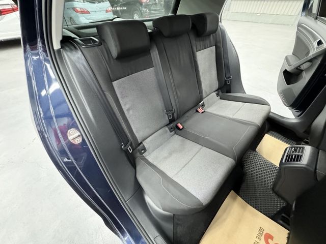 超優質歐系進口代步小車~~年度稅金只要8千多元!!省油省稅首選，只要20萬多一點點即可入手!歡迎賞車  第9張相片