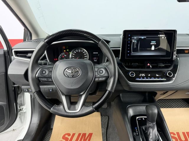 一手認證漂亮車，原鈑件保證，僅跑3萬公里，有免鑰匙、盲點的豪華+版本!內外如新，歡迎賞車  第13張相片