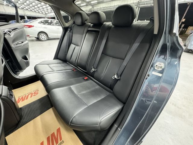 一手車，認證原鈑件! 頂級尊爵版，升級空力套件，實跑7萬公里原廠保養，實車在店，可以全額貸款，歡迎賞車  第9張相片