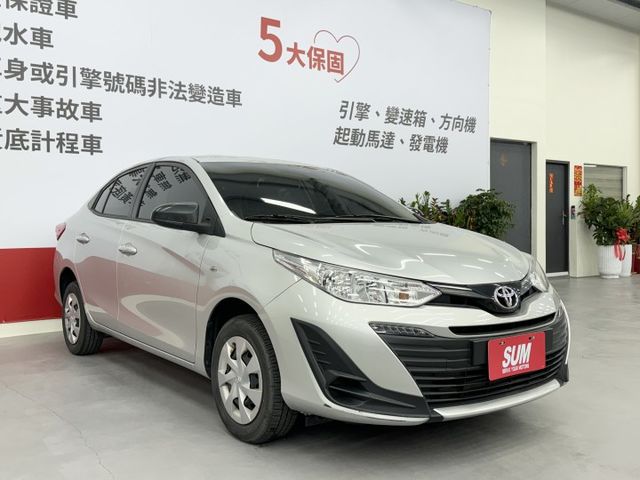 一手漂亮車，認證原鈑件! 只跑1萬多公里，原廠保養，內外如新，只要30幾萬可以全額貸款，實車在店，歡迎賞車  第3張相片