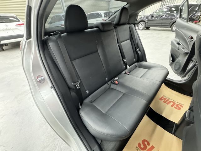 一手漂亮車，認證原鈑件! 只跑1萬多公里，原廠保養，內外如新，只要30幾萬可以全額貸款，實車在店，歡迎賞車  第10張相片