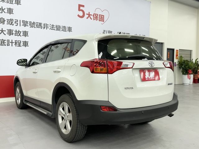 一手媽媽車，認證原鈑件保證，原廠保養，車況漂亮無待修~! 下定即贈安卓機，可以全額貸款，實車在店，歡迎賞車  第5張相片