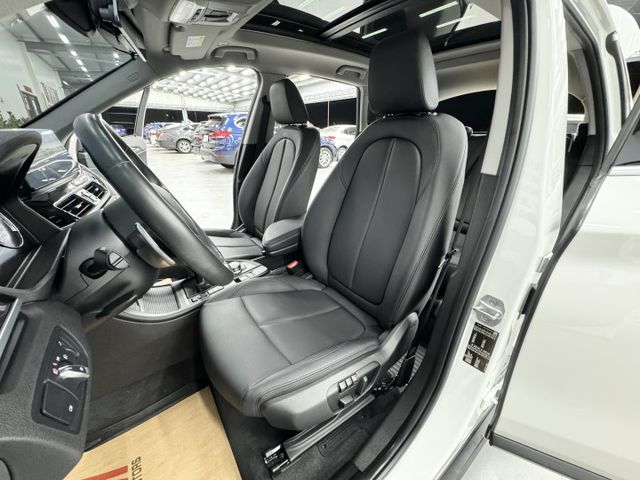 認證女用漂亮車~!動力充沛的20i車款，實跑6萬公里，內外氣氛如新，網路優惠價不用90萬，可以全額貸，實車在店歡迎賞車  第7張相片