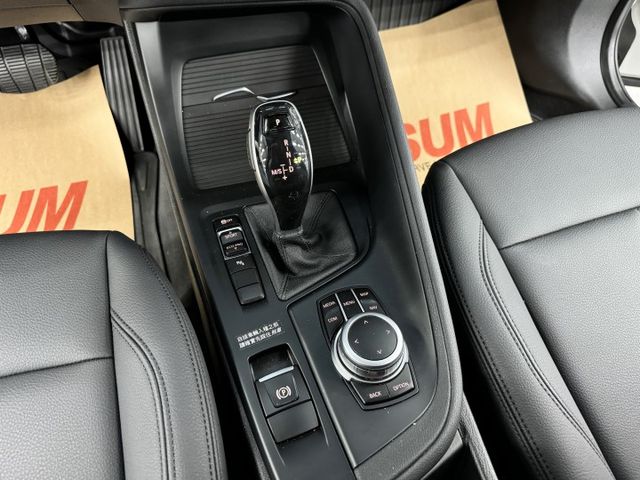 認證女用漂亮車~!動力充沛的20i車款，實跑6萬公里，內外氣氛如新，網路優惠價不用90萬，可以全額貸，實車在店歡迎賞車  第11張相片