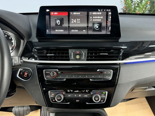 認證女用漂亮車~!動力充沛的20i車款，實跑6萬公里，內外氣氛如新，網路優惠價不用90萬，可以全額貸，實車在店歡迎賞車  第13張相片