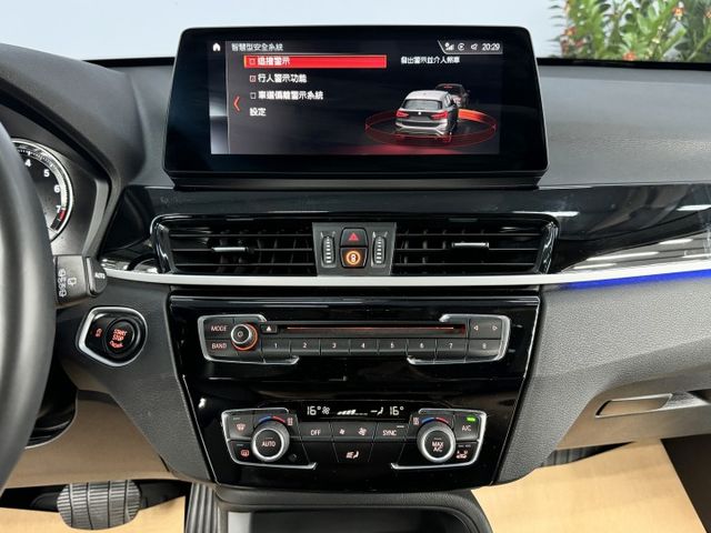認證女用漂亮車~!動力充沛的20i車款，實跑6萬公里，內外氣氛如新，網路優惠價不用90萬，可以全額貸，實車在店歡迎賞車  第14張相片