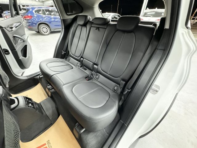 認證女用漂亮車~!動力充沛的20i車款，實跑6萬公里，內外氣氛如新，網路優惠價不用90萬，可以全額貸，實車在店歡迎賞車  第18張相片