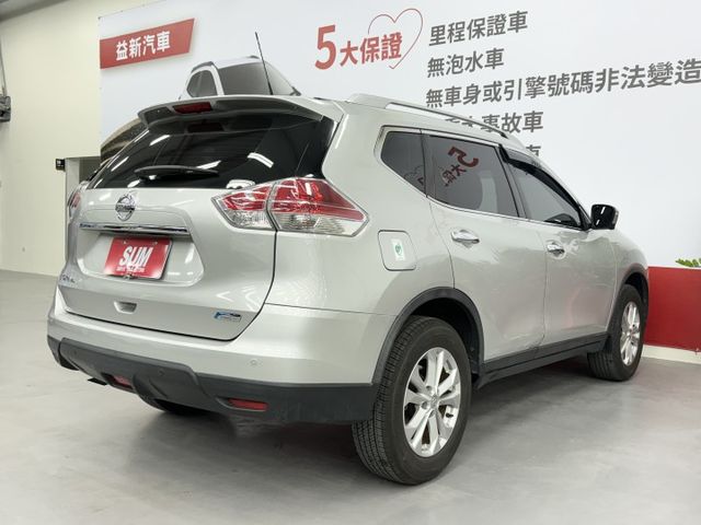 一手認證漂亮車，原鈑件~! 只有實跑5萬公里，內外氣氛如新。汽油2.0頂級玩美影音版，可以全額貸款，實車在店，歡迎賞車  第4張相片