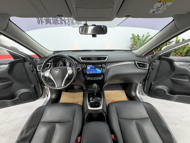 一手認證漂亮車，原鈑件~! 只有實跑5萬公里，內外氣氛如新。汽油2.0頂級玩美影音版，可以全額貸款，實車在店，歡迎賞車  第9張相片