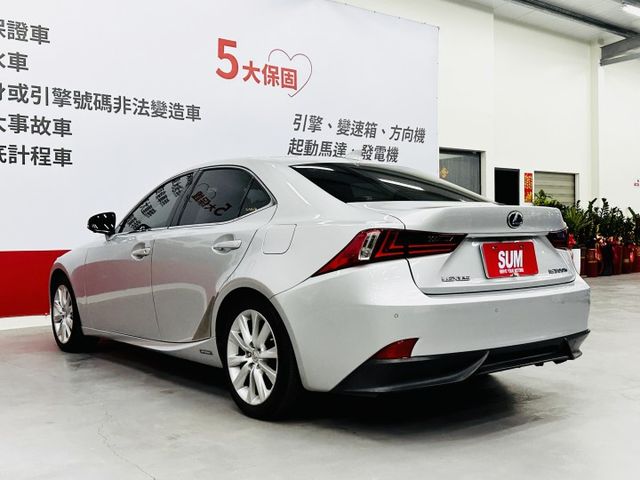 認證漂亮車原鈑件保證~! 大電池已更換過，免鑰匙、雙電動椅、360環景，配備滿滿，實車在店，歡迎賞車  第6張相片