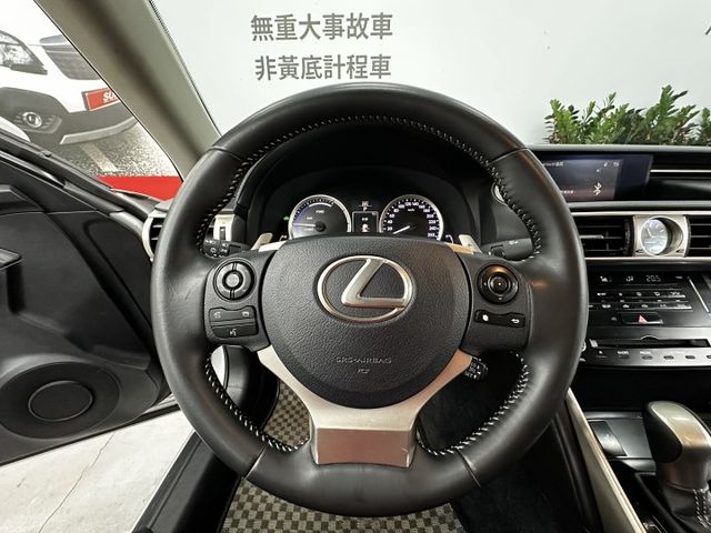 認證漂亮車原鈑件保證~! 大電池已更換過，免鑰匙、雙電動椅、360環景，配備滿滿，實車在店，歡迎賞車  第13張相片