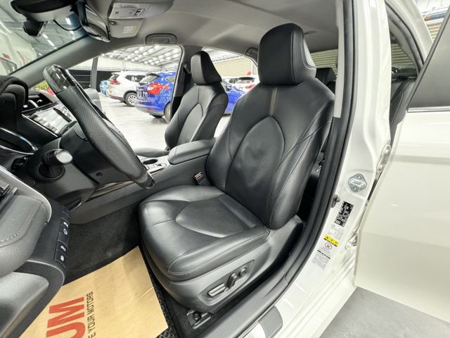 一手媽媽車，認證漂亮車，原鈑件保證~! 只要40幾萬入手8代CAMRY，實車在店，歡迎賞車  第7張相片