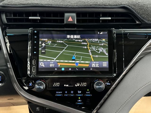 一手媽媽車，認證漂亮車，原鈑件保證~! 只要40幾萬入手8代CAMRY，實車在店，歡迎賞車  第16張相片