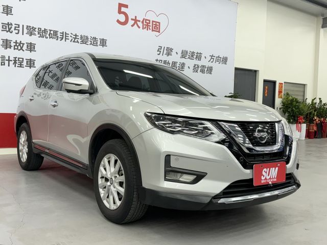 內外如新，一手車，里程只有1萬多公里 ! 里程保證，認證漂亮車，原鈑件保證，2.0最頂級智行電尾門版，實車在店，歡迎賞車  第3張相片