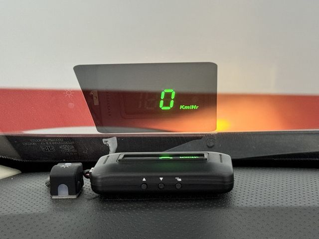 一手車，只跑2萬公里 ! 里程保證，認證漂亮車，豪華版本，有恆溫、抬頭顯示器、盲點，實車在店，可以全額貸，歡迎賞車  第14張相片