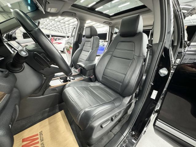 挑戰市場最便宜，一手車，頂級S版，實跑6萬多原廠保養，先誠實再成交，右側面曾經碰撞，已完成認證，實車實價歡迎賞車  第7張相片