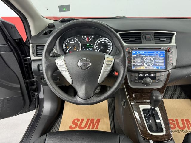 超優質代步車，一手認證漂亮車，僅實跑9萬多公里，稀有低里程，旗艦版 有免鑰匙、定速、恆溫，可以全額貸，實車在店，歡迎賞車  第10張相片